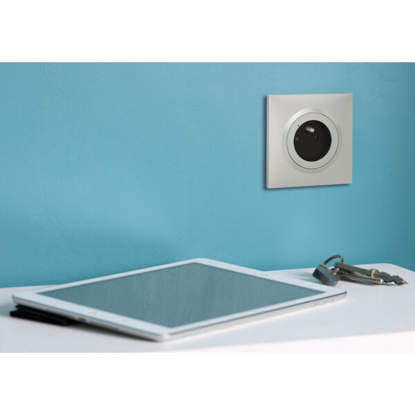 Prise de courant connectée Dooxie With Netatmo 16A avec suivi conso, effet alu, compatible Home + Control - Legrand - 600491A