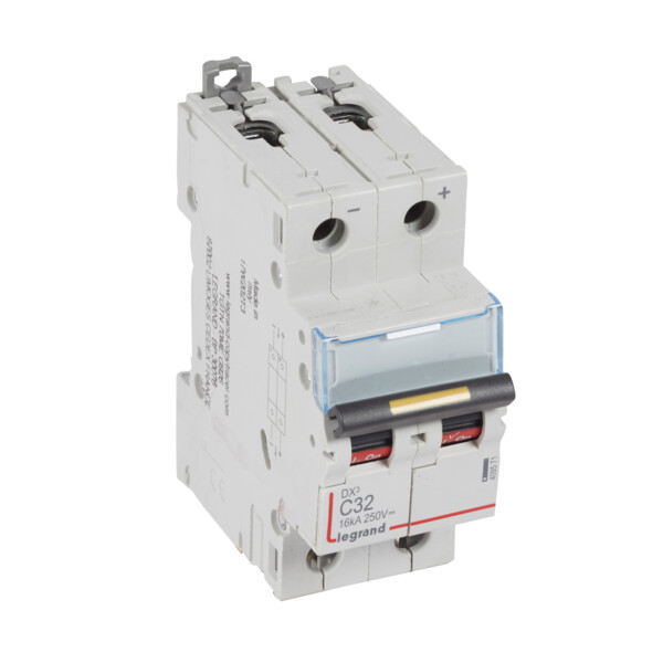 Disjoncteur DX³ 10000 - vis/vis - courant continu - 32A - courbe C - protect départ - Legrand - 409571