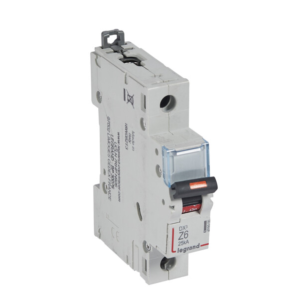 Disjoncteur dx³ 25 ka - courbe z - 1p 230/400v~- 6 a - vis/vis - 1 module - Legrand - 409900