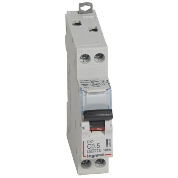Disjoncteur dx³ 6000 -vis/vis- u+n - 230v~ -0,5 a -10 ka - courbe c - protect départ - Legrand - 407691