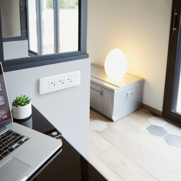 Plaque de finition horizontale 6 modules blanc EU Legrand Mosaic - Legrand - 277816L