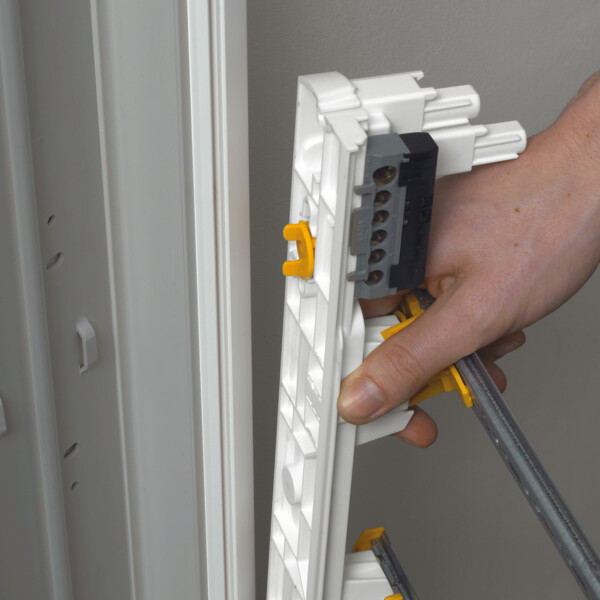 Tableau électrique Legrand Drivia 3 rangées 18 modules IP30 IK05 blanc RAL 9003 - Legrand - 401223