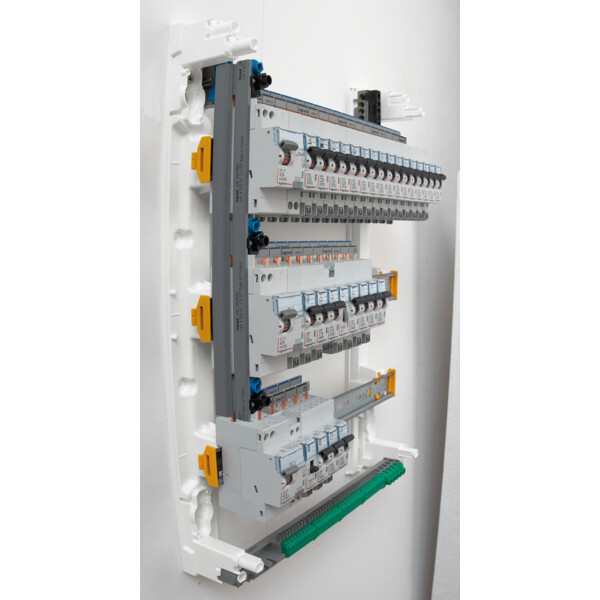 Peigne d'alimentation vertical Legrand VX³ optimisée monophasée pour coffret 3 rangées entraxe 125mm - Legrand - 405001