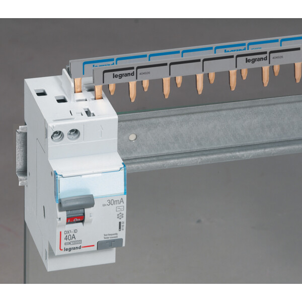 Interrupteur différentiel DX3 - id - vis/auto - 2p - 230v~ - 40a - type ac - 30ma - départ haut - Legrand - 411632