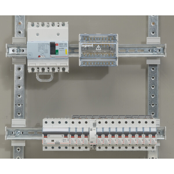 Disjoncteur différentiel monobloc DX3 Legrand 6000 4p 32a type ac 30ma 10ka courbe c - Legrand - 411189