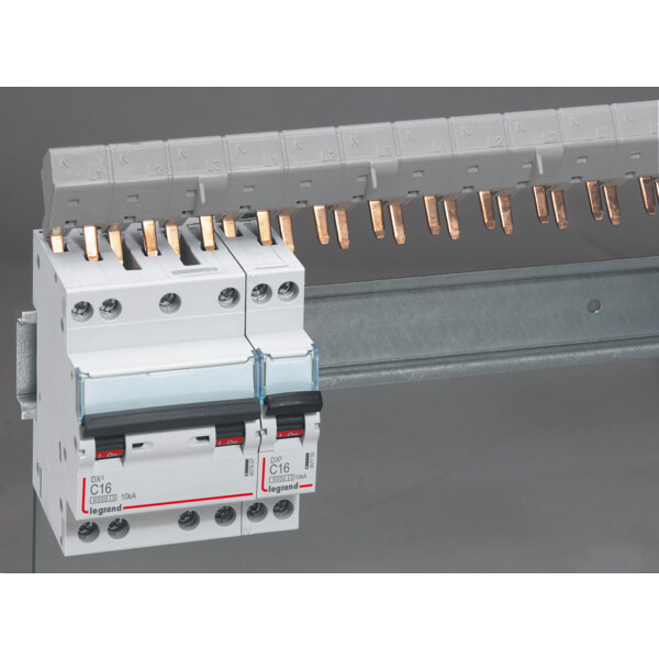 Disjoncteur 4P 16A Legrand DX3 6000 Courbe C 10kA - Legrand - 407907