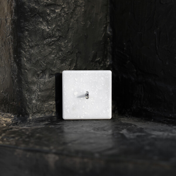 Façade Hikari Blanc Terrazzo simple 1 basculeur  (131485) - Modelec - 131485