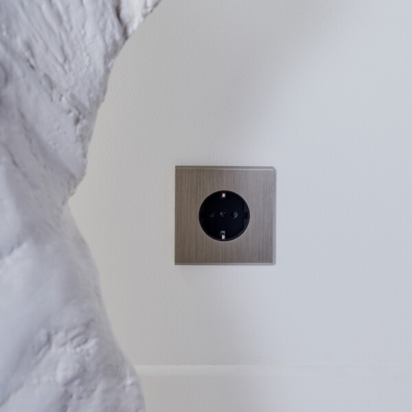 Mécanisme à connexion automatique schuko 2poles+t pour collection confidence - Modelec - 087620G