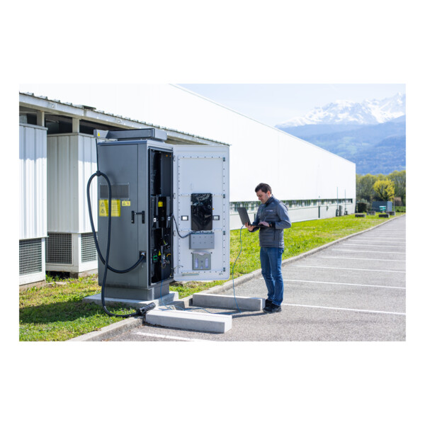 Mise en service sur site pour une borne DC ≥ 120 kW - Schneider Electric - EVS1CFD100