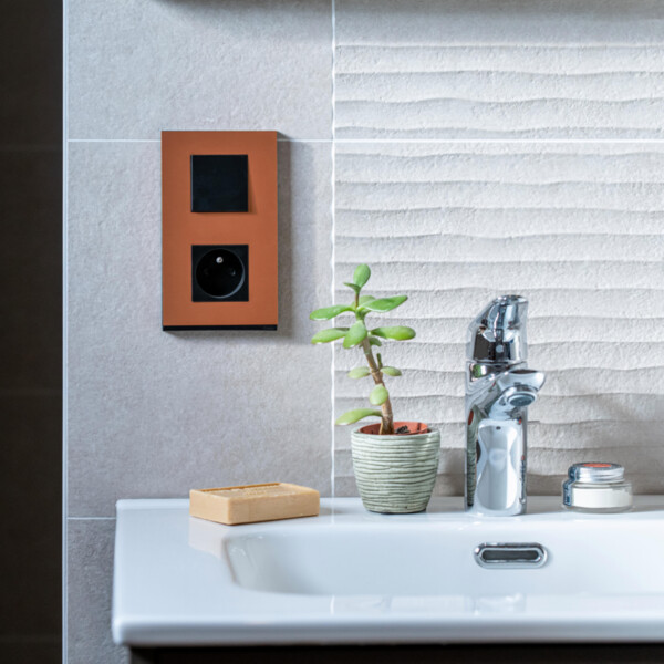 Mécanisme KNX 4 boutons poussoir à LED + 12 entrées infrarouge gallery - Hager - WXT324
