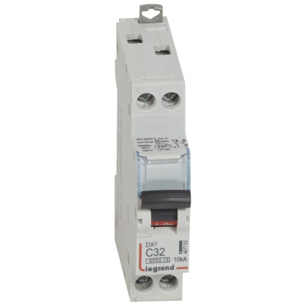 Disjoncteur dx³ 6000 -vis/vis- u+n - 230v~ -32 a -10 ka - courbe c - protect départ - Legrand - 407703