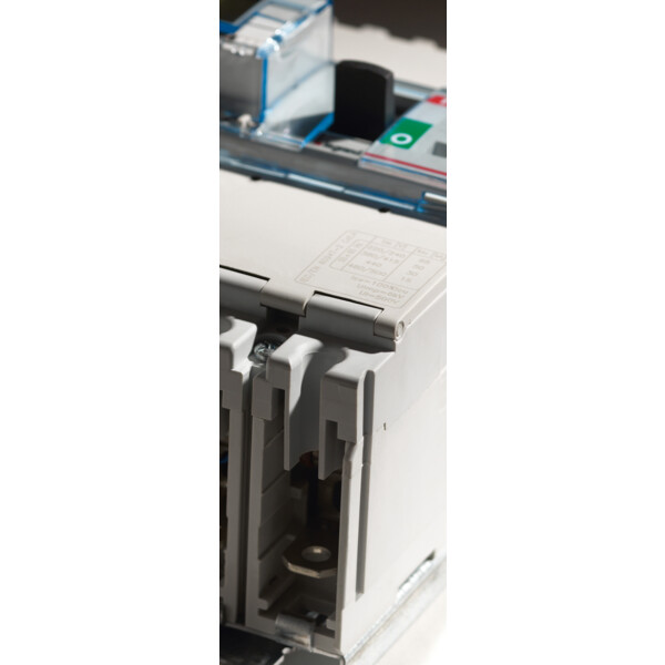 Disjoncteur de puissance dpx³ 160 - magnéto-thermique différentiel - 50 kA - 4P - 16 A - Legrand - 420150
