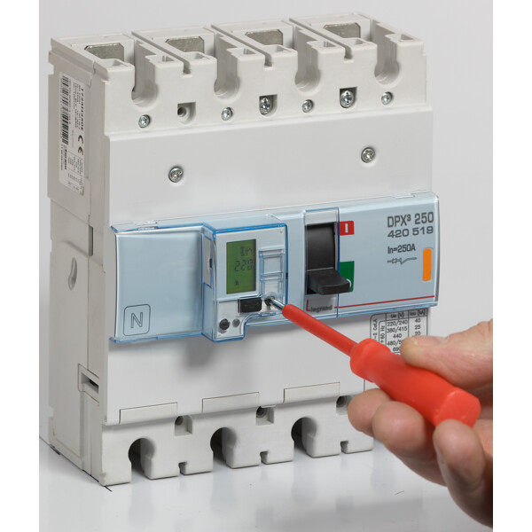 Disjoncteur de puissance dpx³ 250 - électronique - 25 ka - 3p - 250 a - Legrand - 420309