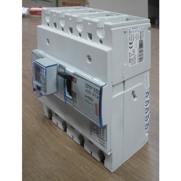 Disjoncteur de puissance dpx³ 250 - électronique - 25 ka - 4p - 250 a - Legrand - 420319