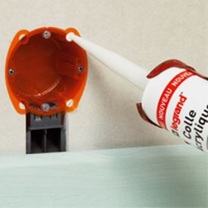 Outillage pour boîtes appareillage