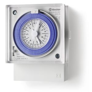 Interrupteur horaire 7jr mecanique 1 inverseur 16a 120vac avec reserve montage en facade 72x72mm (123181200007)