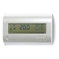 Programmateur hebdomadaire blanc nacrÉ mural, ecran tactile, ÉtÉ/hiver, sortie 1 inverseur 5a sous 230vac, alim 2 piles 1,5v (1C7190030207)