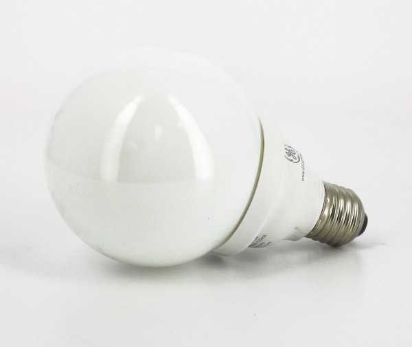 Ampoule fluocompacte E27 GE Lighting 15W 827