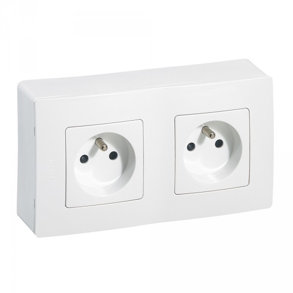 Prise 2x2p+t Legrand Niloé - 16 a - saillie - eclat