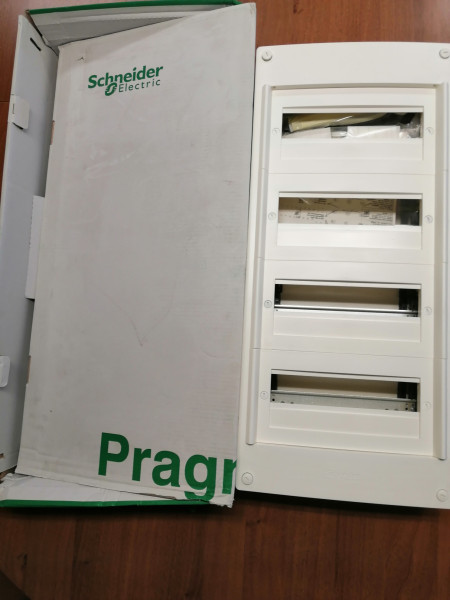 Coffret en saillie Pragma - 4 rangées 13 modules - Schneider Electric - PRA13654OCC