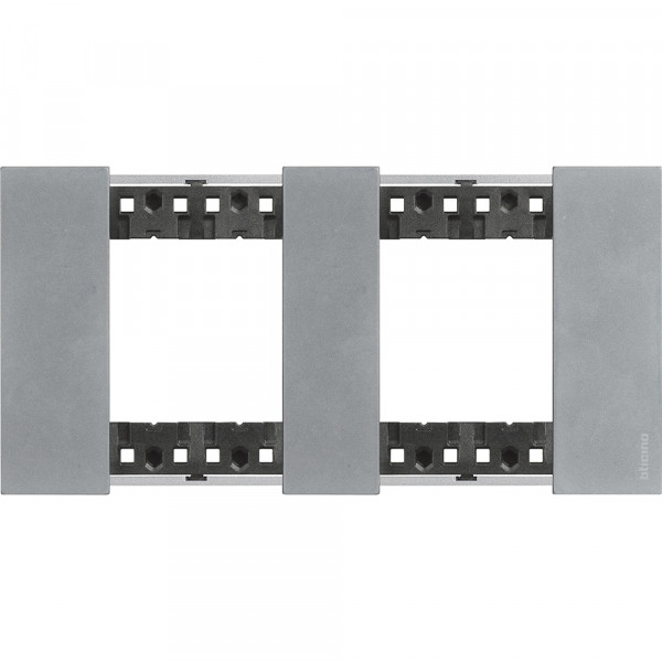 Plaque de finition Living Now Collection Les Blancs matière zamak 2x2 modules - finition Acier Moon