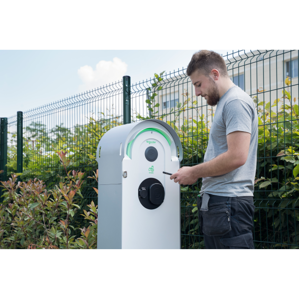 Mise en service sur site jusqu'à  50 bornes avec ecostruxure charging expert - Schneider Electric - EVS1CFML