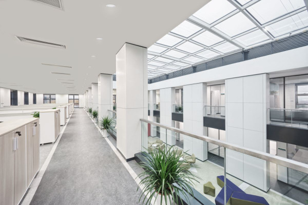 CoreLine Downlight Compact IP54 DN140B LED20S/830 PSD-E C IP54 - Philips - 326108