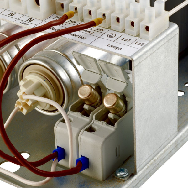 Platines Forte Puissance intégrées coffret IP65 ECP330 MHN-SA2000W 380-430V FU - Philips - 068846