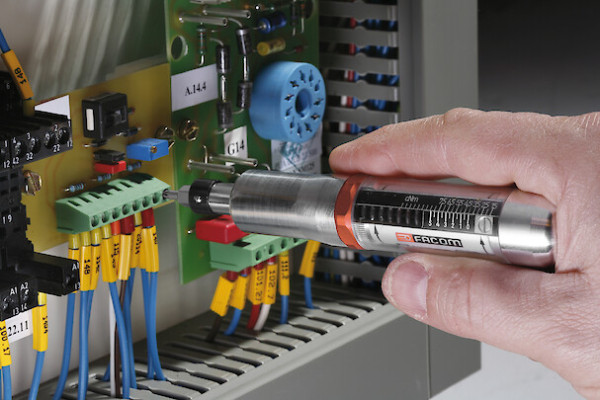 Tournevis "micro-tech" pour embout de vissage capacité 15-75 cn.m