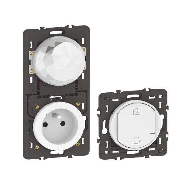 Pack de démarrage connecté Legrand Céliane with Netatmo prise passerelle et 1 commande sans fil
