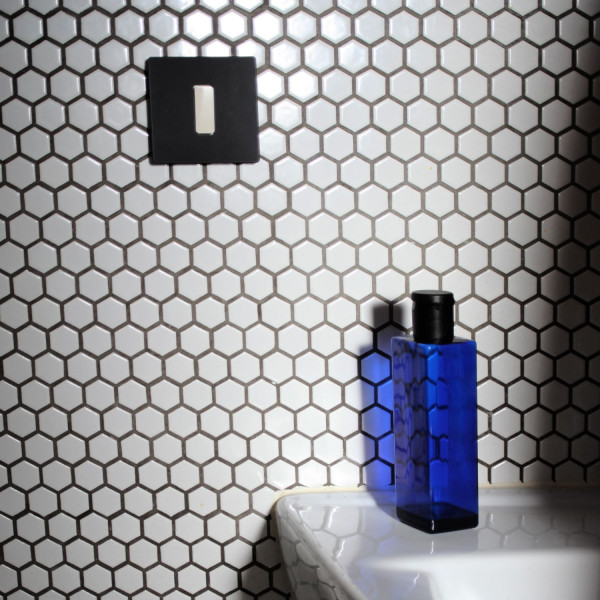 Façade "m" aluminium noir double verticale 1 prise 2p+t 2 media magnétique - Modelec - 284522M