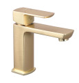 Mit. lavabo dour or brosse 