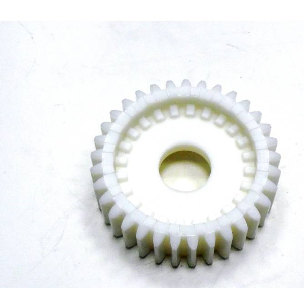 Plastic gear for gearbox gard