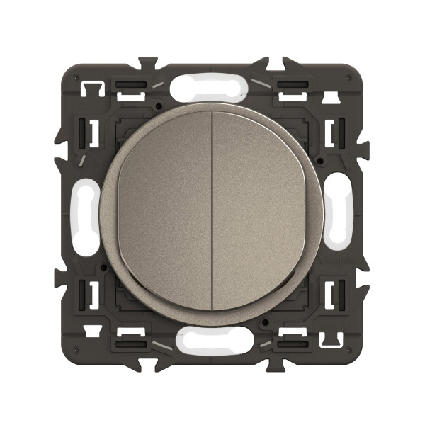 Double interrupteur ou va-et-vient céliane 10ax enjoliveur titanium et support