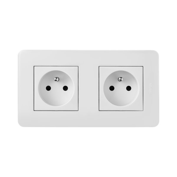 Casual double prise de courant 2p+t precablee blanc