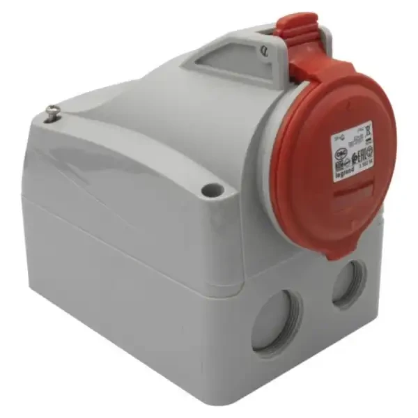 Prise P17 3P+T 32A Legrand 380 à 415V prise saillie femelle IP44 IK09