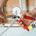 Coupe-tubes multicouches / pe - ø 26mm max - sans déformation grâce à sa molette