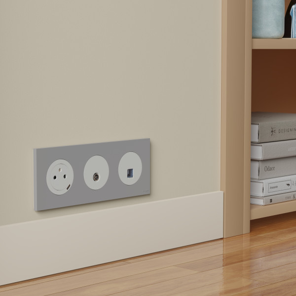 Odace - plaque de finition 3 postes - couleur gris galet