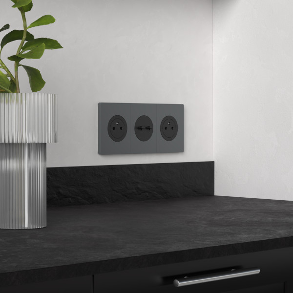 Odace architecte - plaque de finition centrale - effet titane