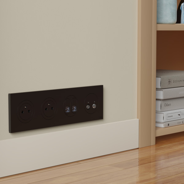 Odace - plaque de finition 4 postes - couleur noir onyx