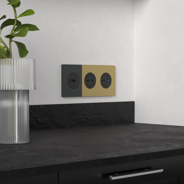Odace architecte - plaque de finition latérale - effet perle noire