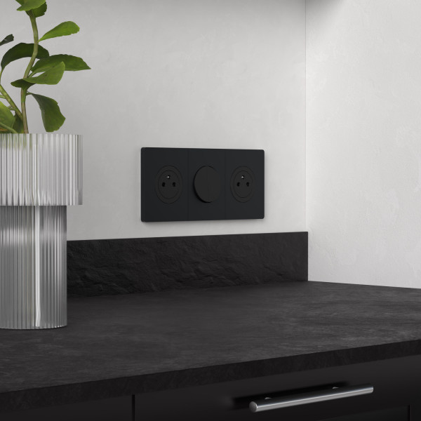 Odace architecte - plaque de finition centrale - effet perle noire