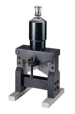 Coupe barres cuivre hydraulique capacité 120x12 mm. nécessite une pompe hydr. - AGI Robur - 025201