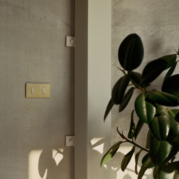 Façade "m" laiton sablé triple horizontale 1 media 1 media 1 media sans vis - Modelec - 320532M